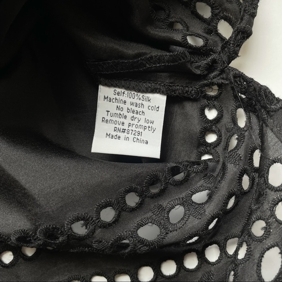 Johnny Was Black Eyelet Embroidered Oversized Tunic Pullover Small NWT - Picture 6 of 6